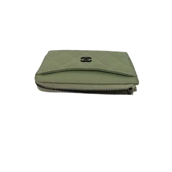 Chanel Quilted Lambskin Zip Coin Purse in Sage Green with Black CC Logo - Picture 3 of 6